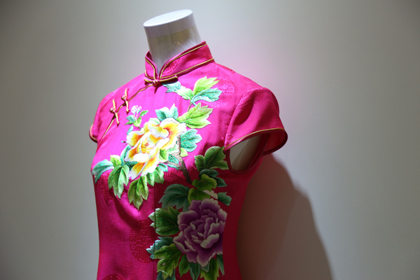 刺绣衍生品--旗袍