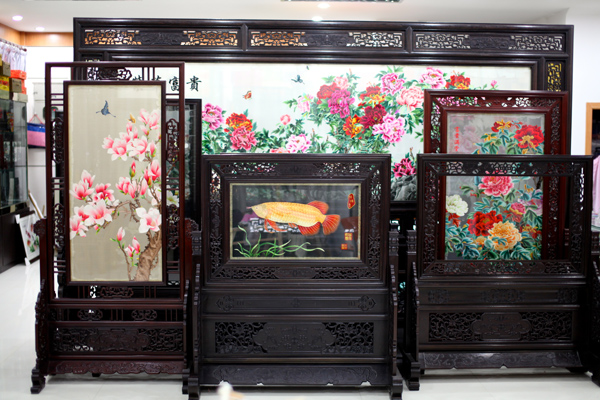 双面绣屏风展示