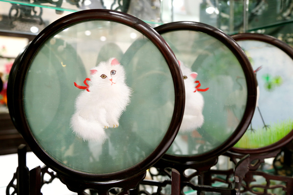 《波斯猫》双面绣 20圆  鸡翅木 高档刺绣作品  2-4丝绣制